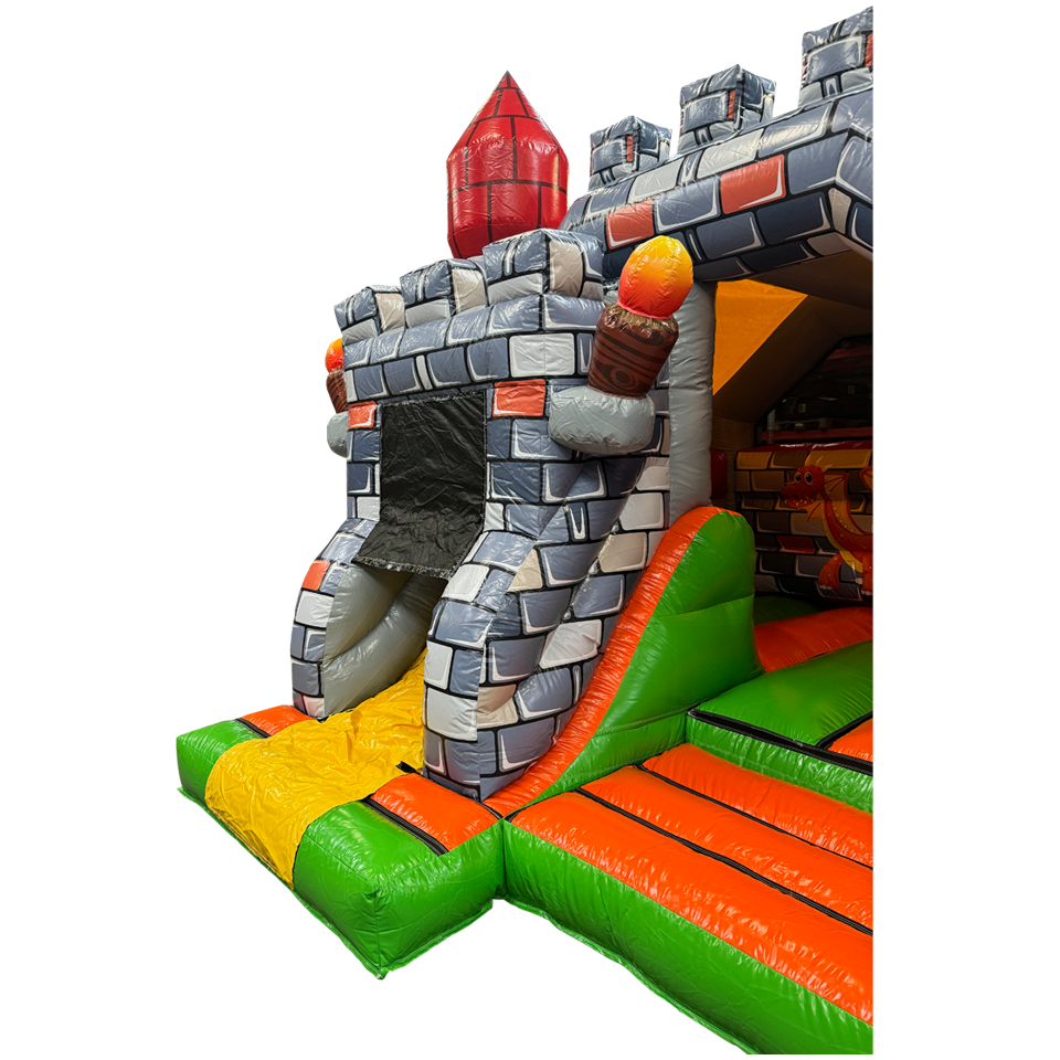 Glijbaan in burchtvorm